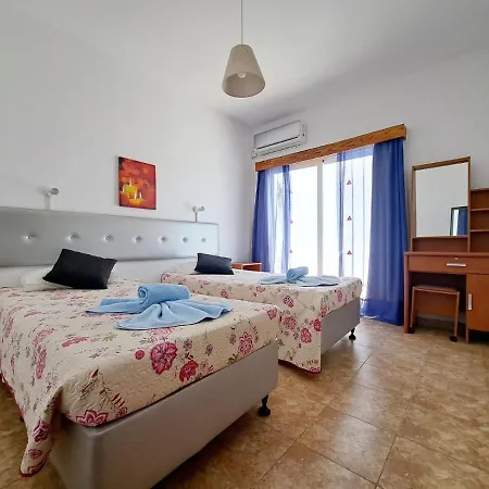 Florence Hotel apartamentowy Ajia Napa